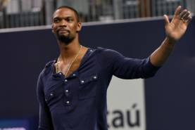 Chris Bosh helps raise $500K at After-School All-Stars poker tourney - Padre Azul High-End Tequila.